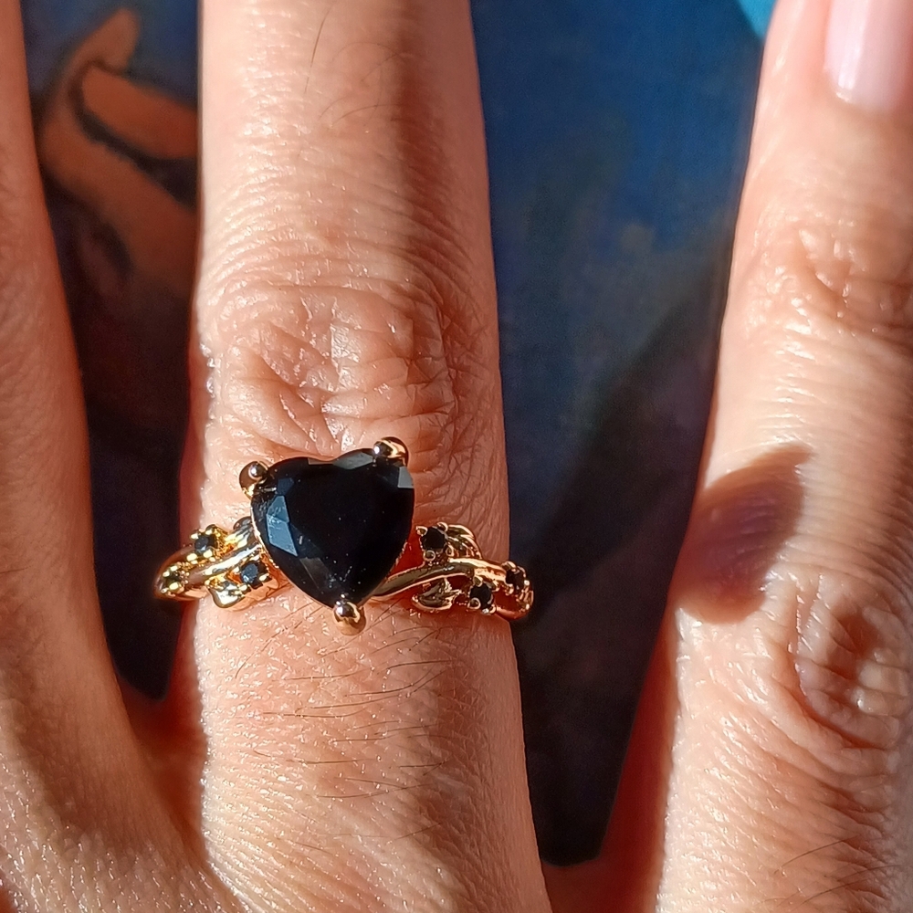 Vintage Faceted Heart-Cut Black CZ Stone Ring Size 7.5 🖤✨️